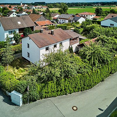 ***Provisionsfrei*** - Zweifamilienhaus in Parkstetten – Viel Platz für Familien oder geeignet zur Kapitalanlage